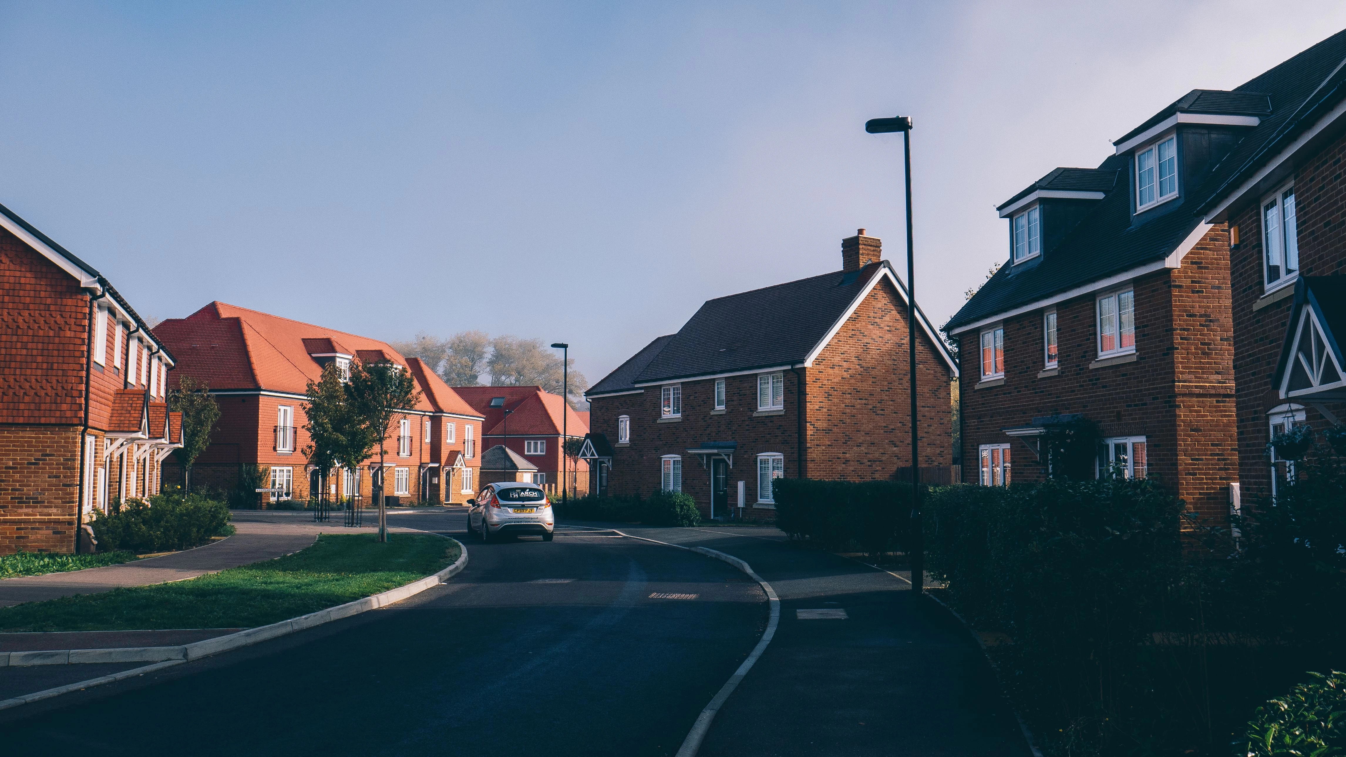 Buy a Flat in England: Prices, Process, and Legal Checks