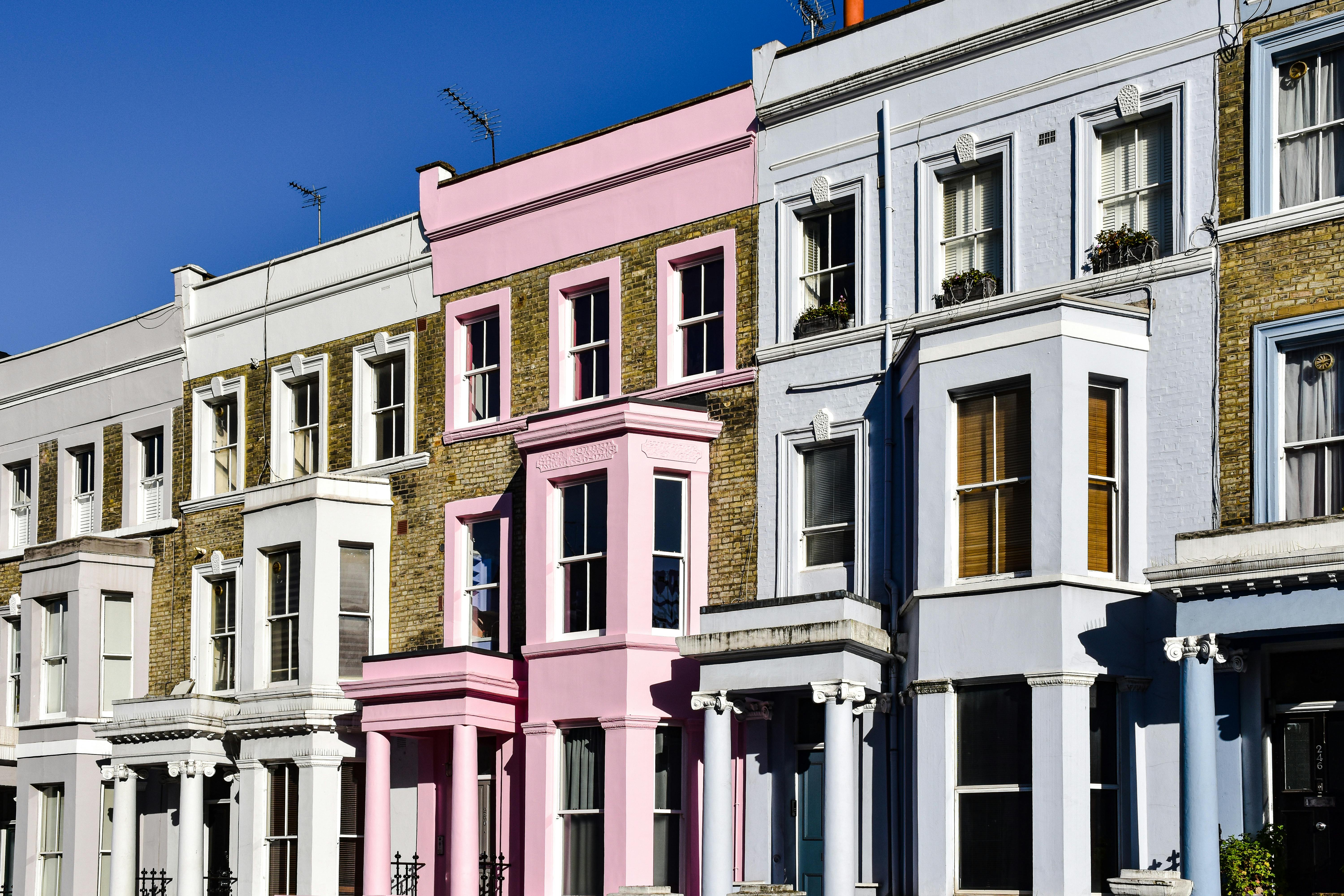 Buying a House in UK When Living Abroad: Legal Steps and Requirements