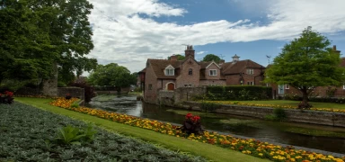 Find Your Dream Home: Explore Property Sales Across Lincolnshire