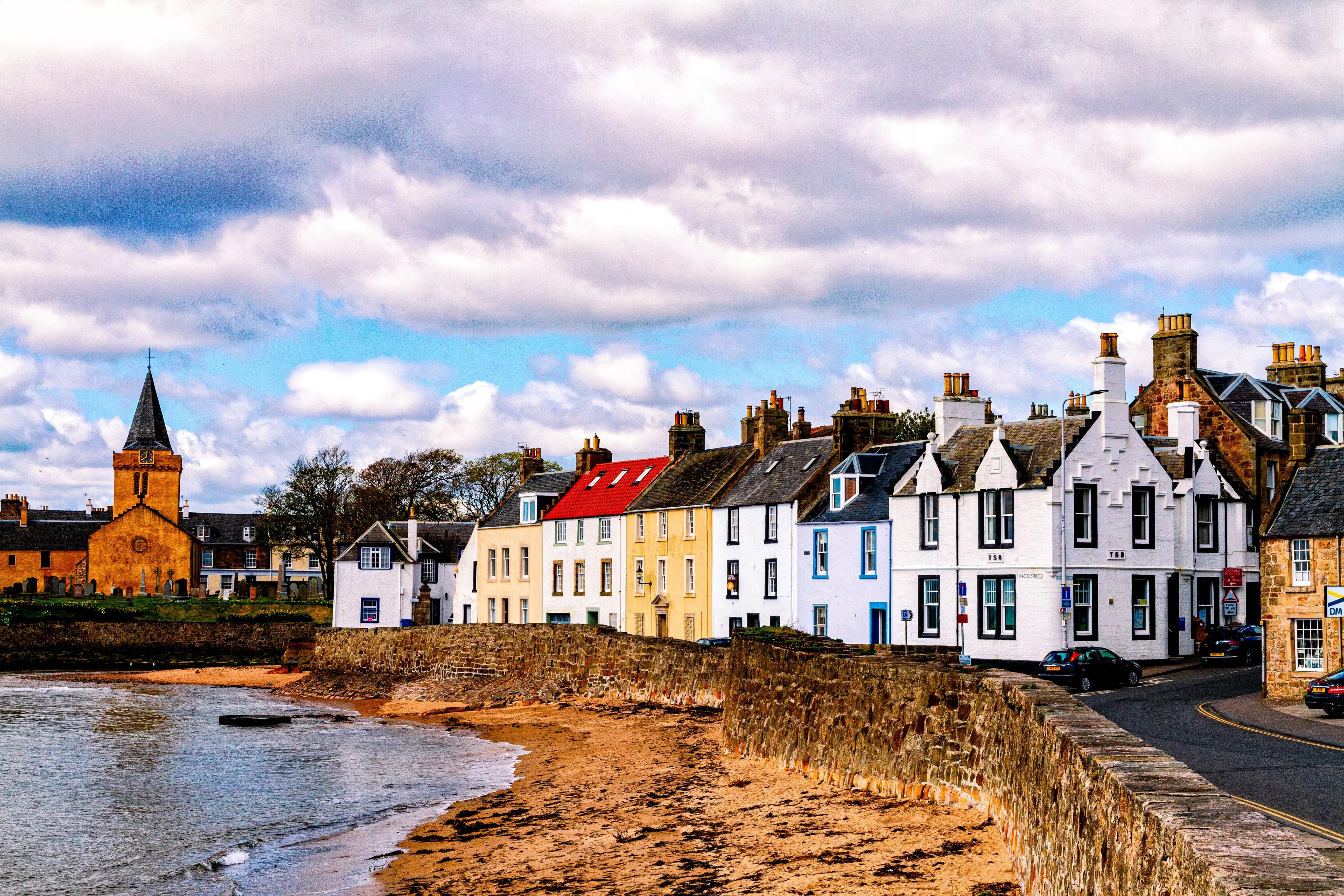 How to Sell a Flat in Scotland: Home Report Rules, Offers Over System and Conveyancing Steps