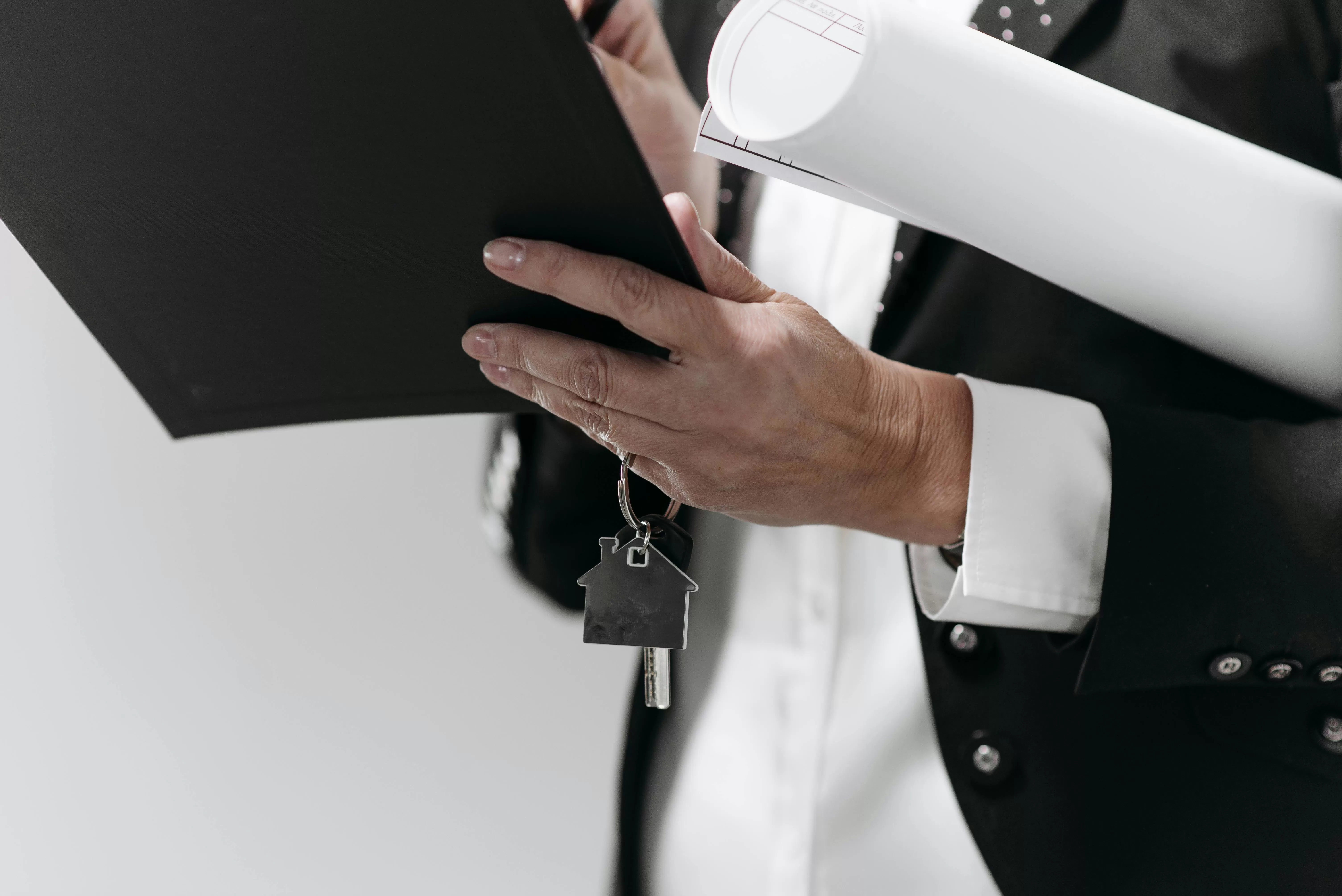 Navigating the Legal Aspects of Property Investment in the UK