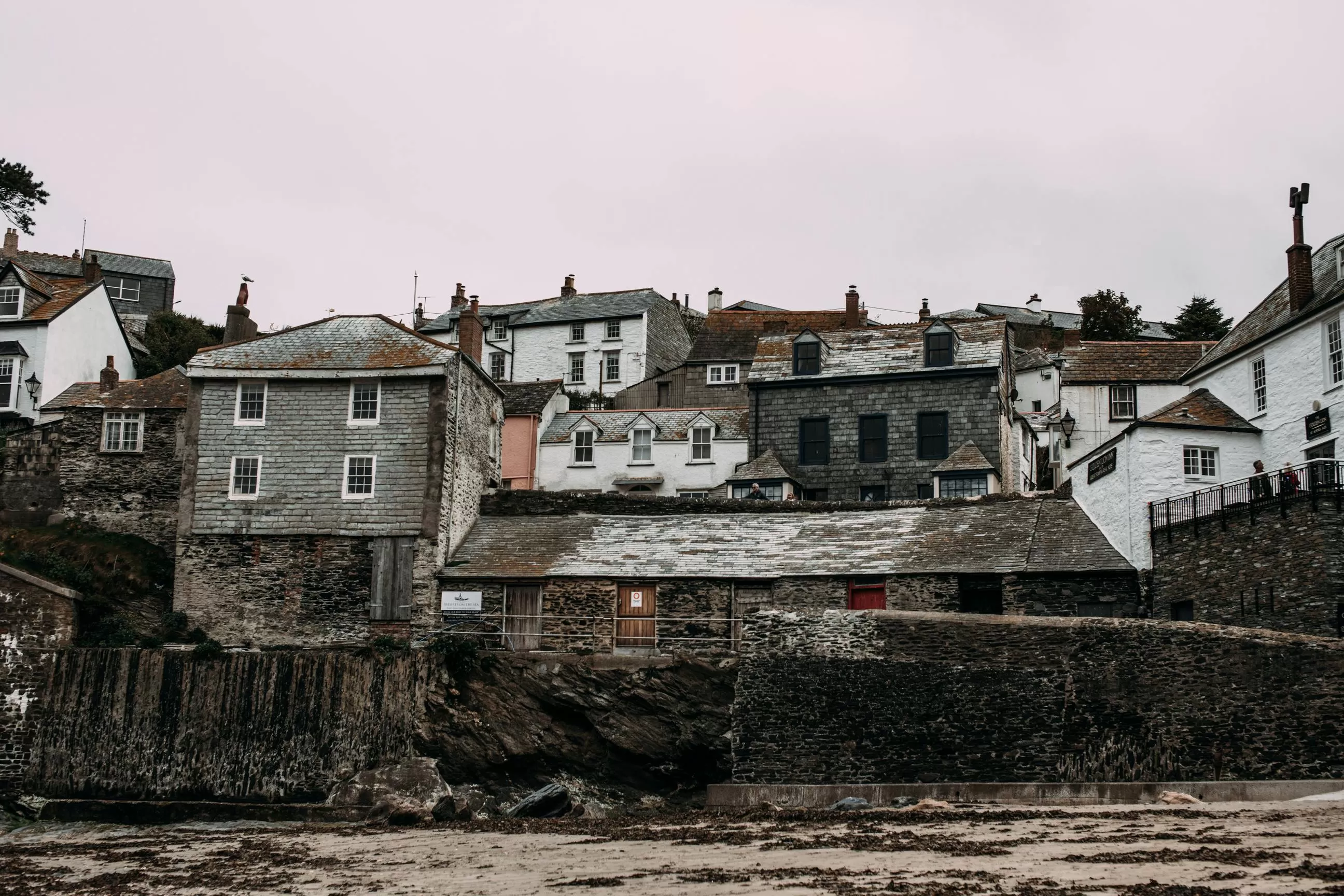 Selling a House in Guernsey: Local Laws, Fees, and Property Selling Guide