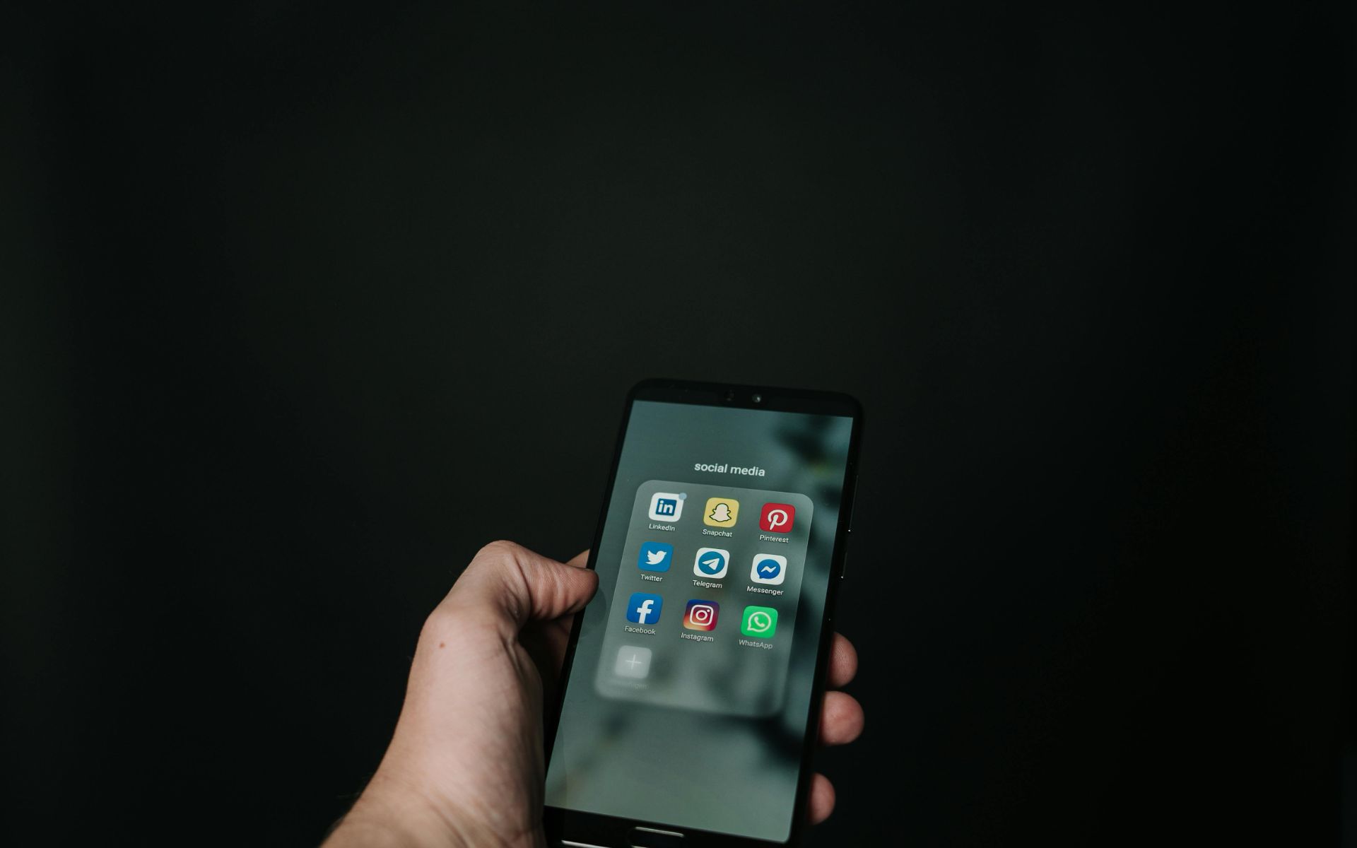 Social Media & Influencer Marketing in Real Estate: Trends and Tips
